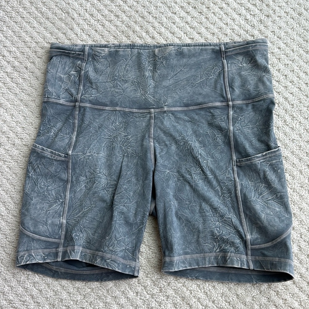 LULULEMON Shorts in Washed Gray size 8